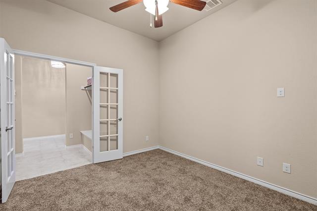 Building Photo - 2104 Lake Cliff Dr