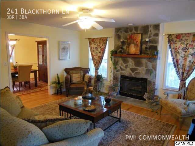 Building Photo - 241 Blackthorn Ln
