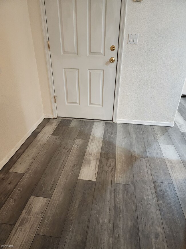 Building Photo - 2 br, 2 bath House - 1825 East Shore Villa...