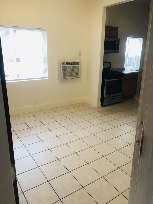 Building Photo - 1550 Montgomery St