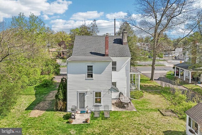 Building Photo - 2167 Brunswick Ave