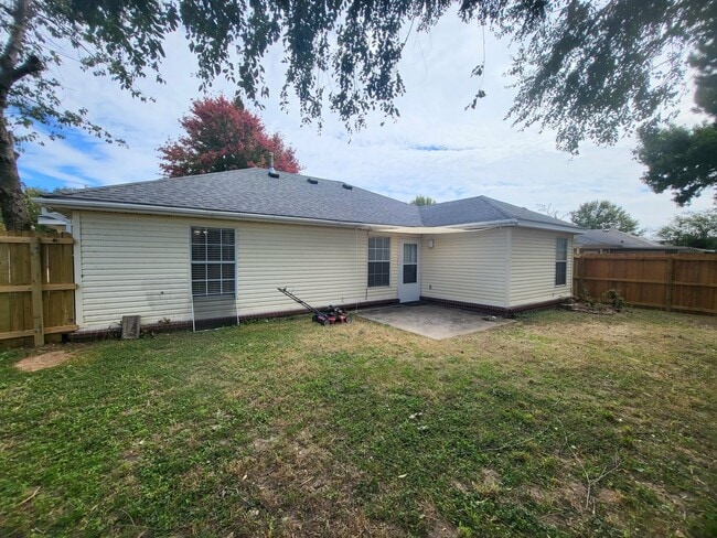 Building Photo - 41 Cheryl Cir