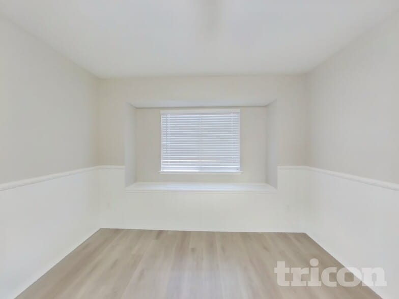 Building Photo - 220 Flatwood Dr