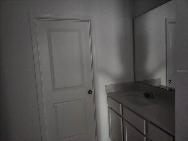 Building Photo - 2704 Lookout Rdg Rd