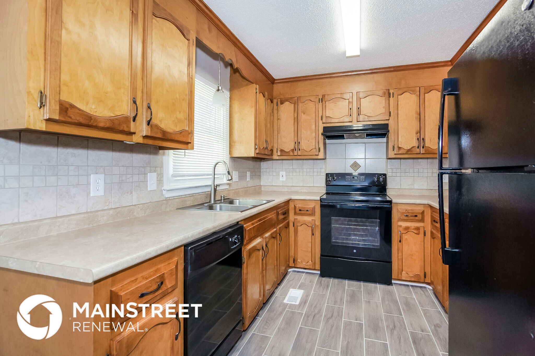 Building Photo - 124 Shade Tree Ct