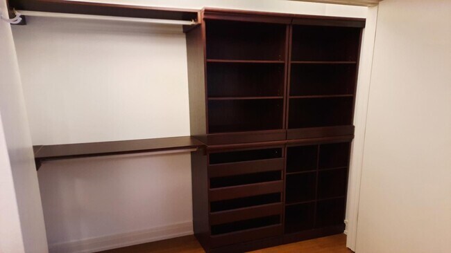 Building Photo - Elevate Your Lifestyle, Stunning 3-Bedroom Loft in Evanston