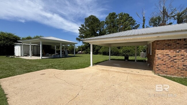 Building Photo - 9424 Hurricane Rd