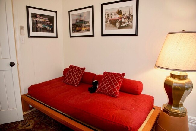 Building Photo - Stunning Furnished Historic Renovation in ...