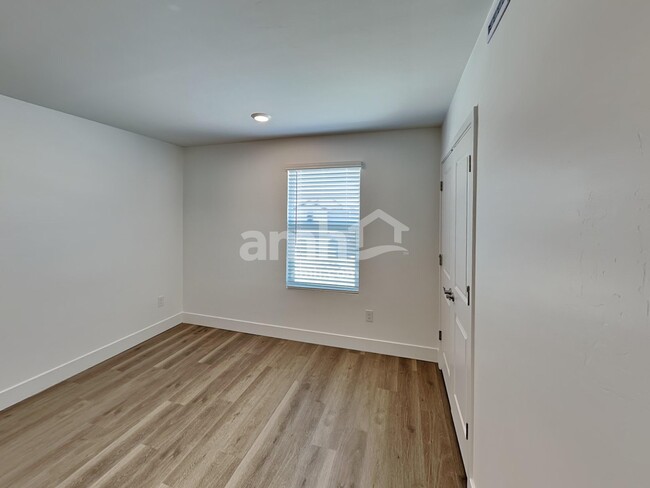 Building Photo - 6489 E Paseo Baranda