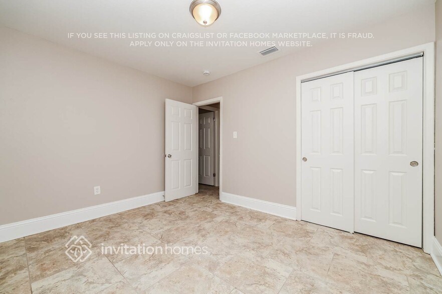 Building Photo - 3704 N Clearfield Ave