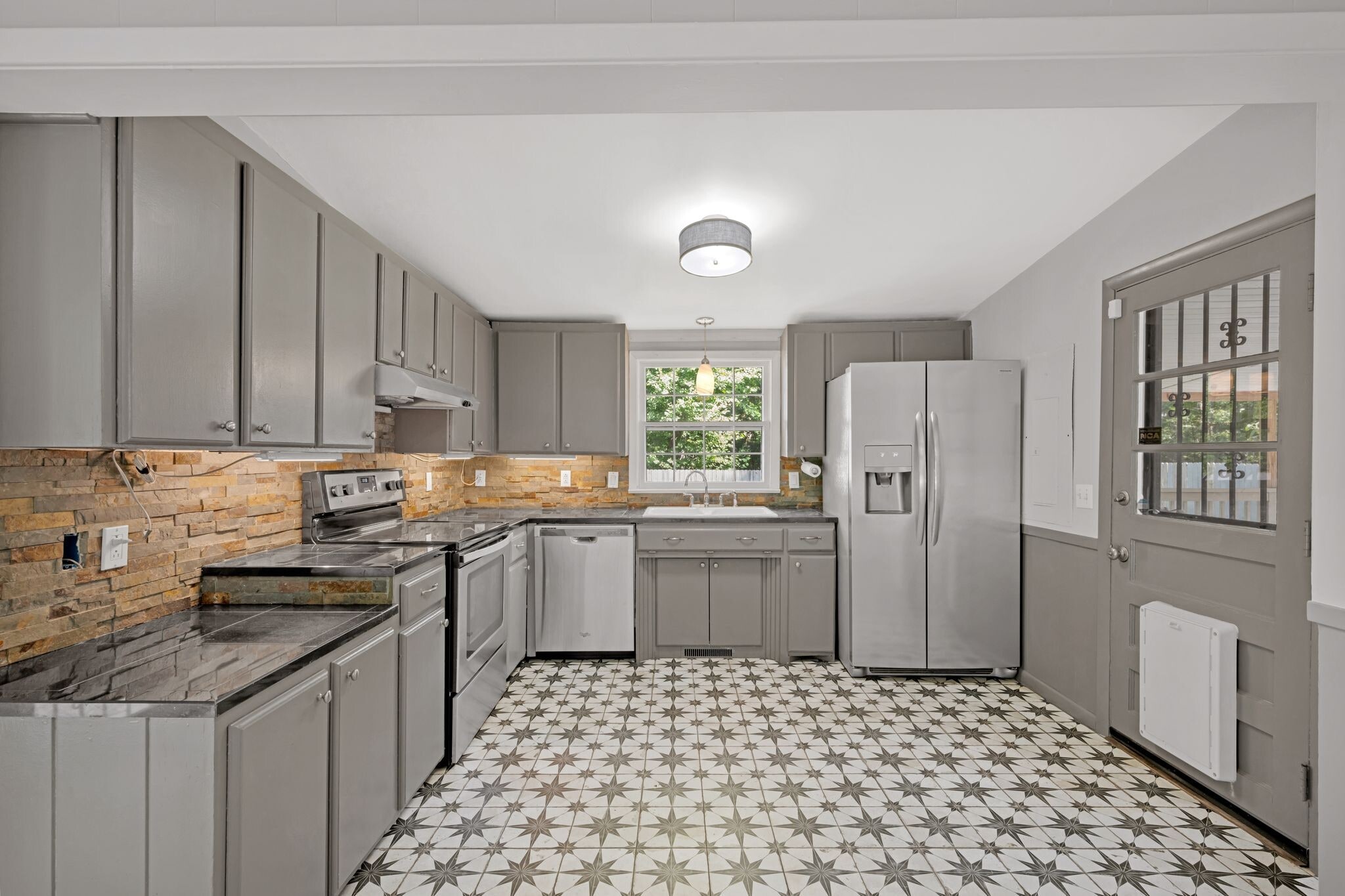 Building Photo - 5927 Old Harding Pike