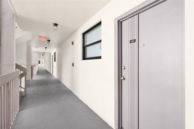 Building Photo - 1101 SW 122nd Ave