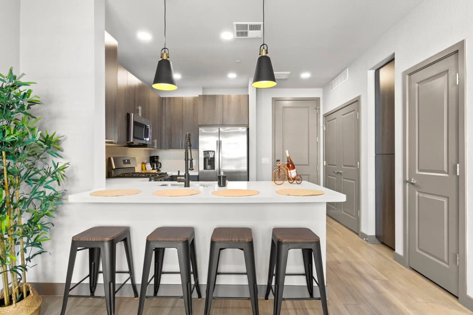 Building Photo - 400 N 2nd Ave