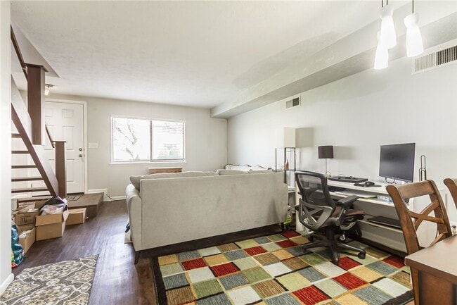 Building Photo - 644 Eastbrooke Ln