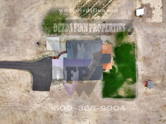 Building Photo - Country Living, Minutes to FAFB! 4 Bed, 2 ...