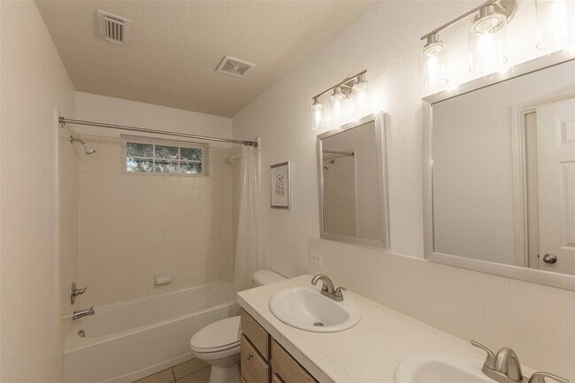 Building Photo - 4217 Kellywood Dr