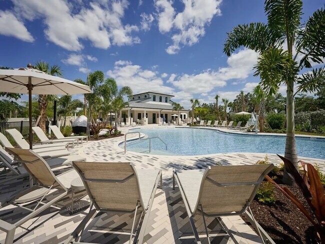 Building Photo - BRILLIANT and SPACIOUS! 4 BEDROOM/2.5 BATH PLUS LARGE BONUS-FLEX SPACE and FENCED YARD!