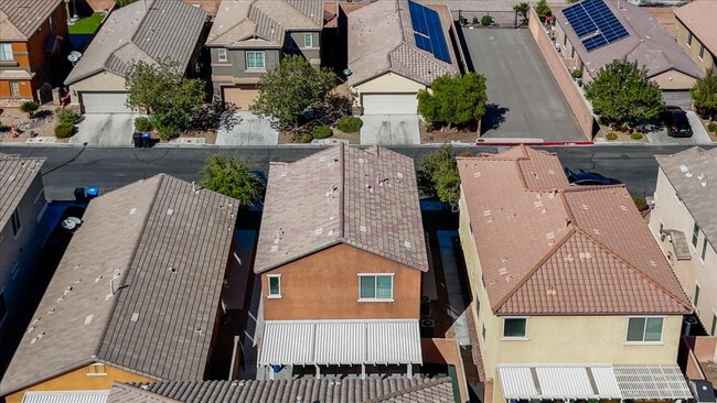 Building Photo - Gorgeous 4BR/2.5BA/2GA Two-Story Gem in Gated Community!