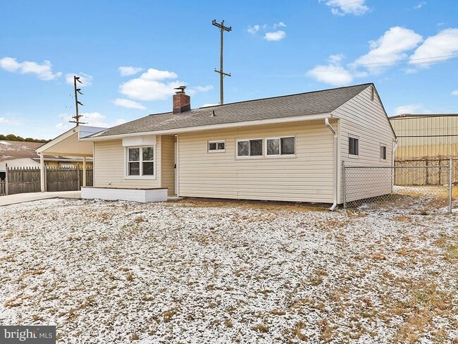 Building Photo - 10 Blue Ridge Dr