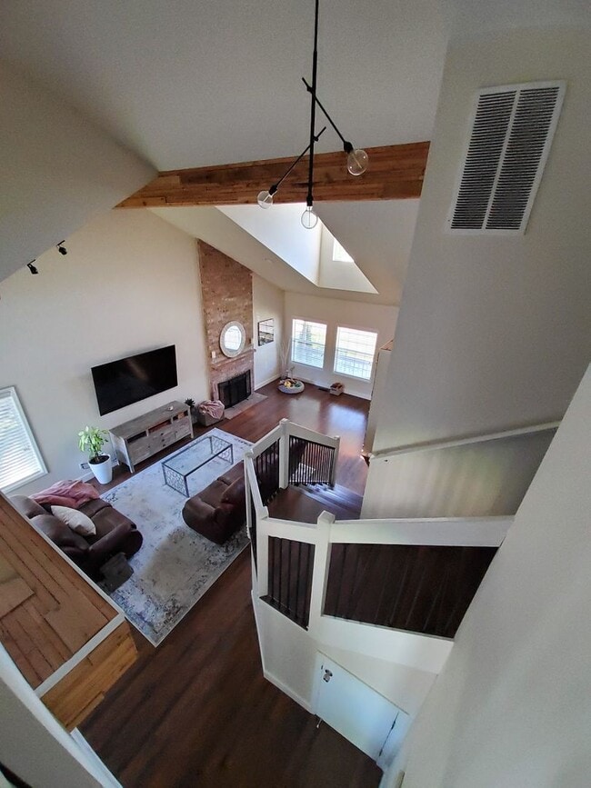 Building Photo - Great home near Progress Ridge