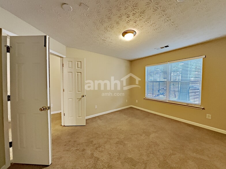 Building Photo - 308 Sam Cobb Pl