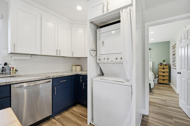 Building Photo - Newly Built Standalone ADU with Mountain Views – Fully Furnished & Move-In Ready