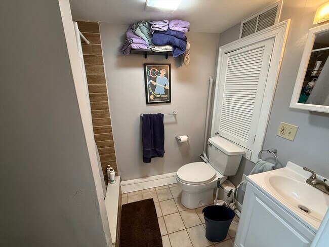 Building Photo - 146 W Fourth St