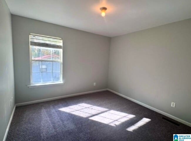 Building Photo - 132 Lola St