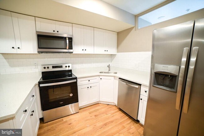 Primary Photo - 1806 Willington St