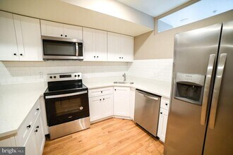 Building Photo - 1806 Willington St