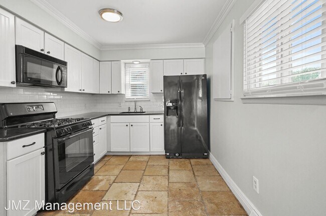 Building Photo - 3 br, 1 bath House - 1391 Rossdale