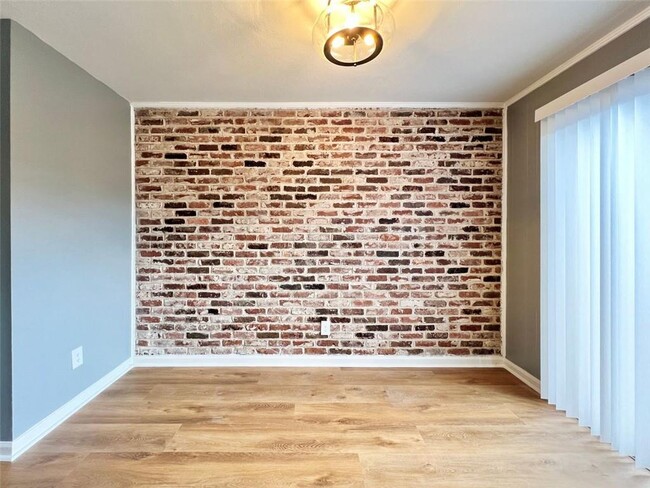 Building Photo - 3125 Colonial Way