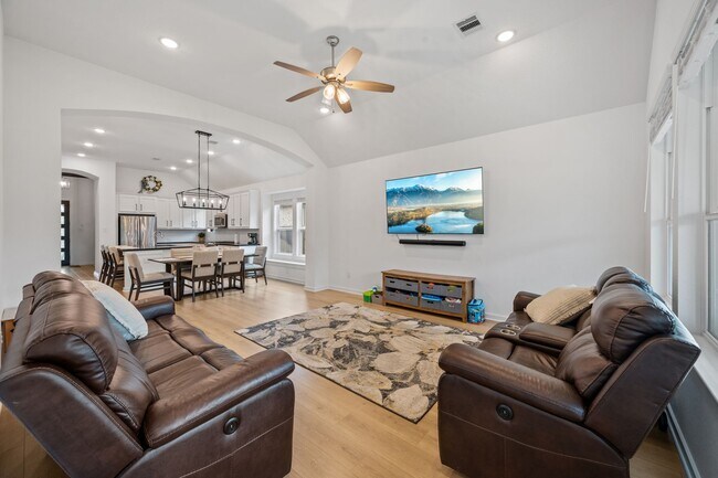 Building Photo - 15727 Autumn Sun Court