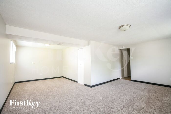 Building Photo - 9431 Pepperidge Dr