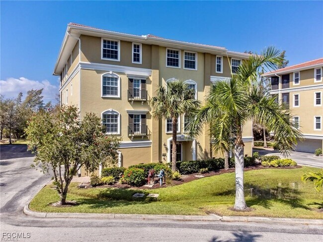 Building Photo - 10060 Lake Cove Dr