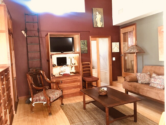 Main space - 21031 Hillside Dr