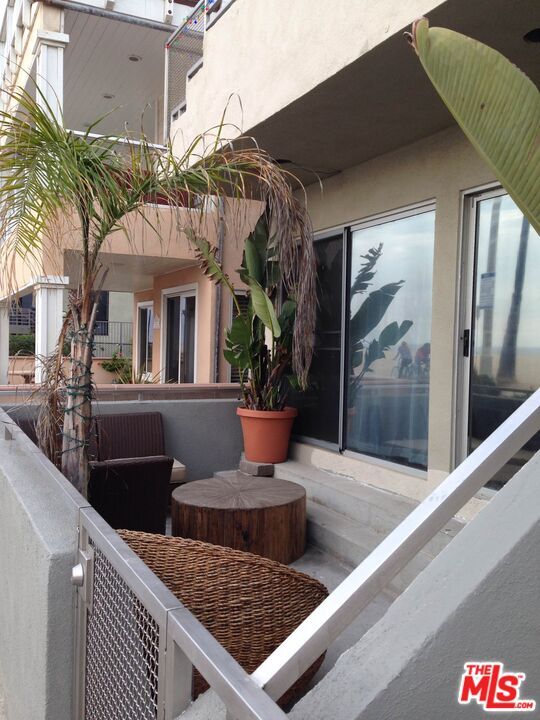 Building Photo - 3005 Ocean Front Walk