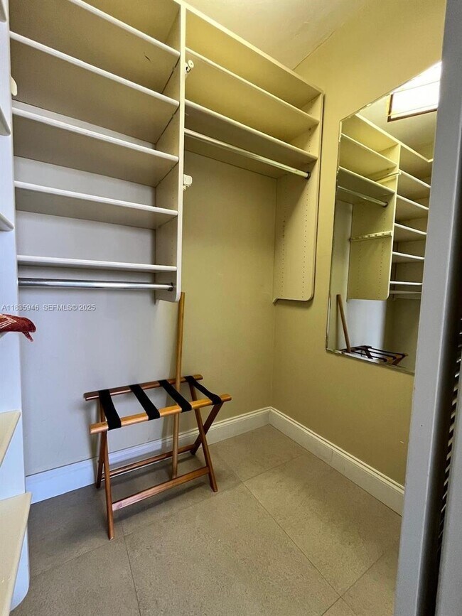 Building Photo - 11113 Biscayne Blvd