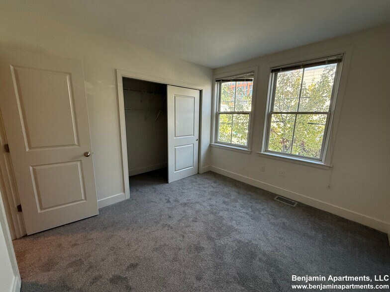 Building Photo - 108 2nd St