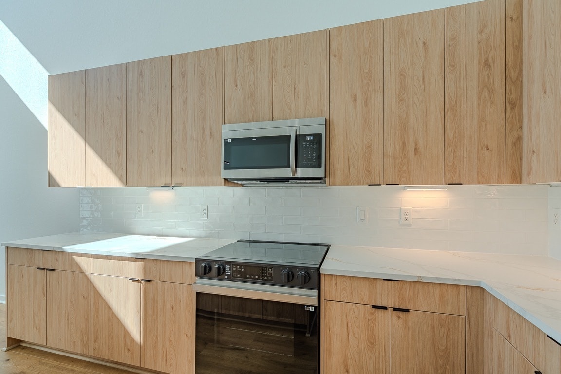 Building Photo - 5029 Van Fleet St