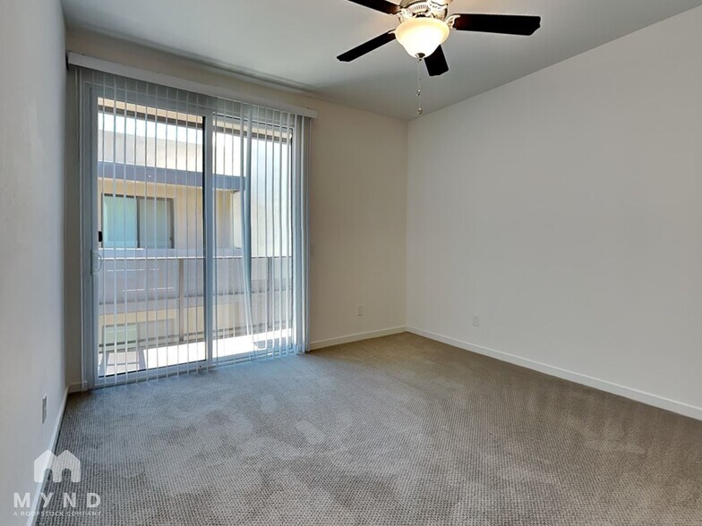 Building Photo - 901 S Smith Rd