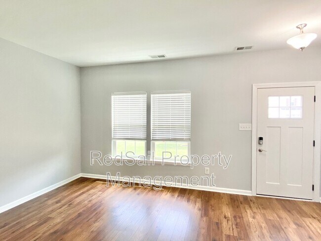 Building Photo - 642 Kelso Dr