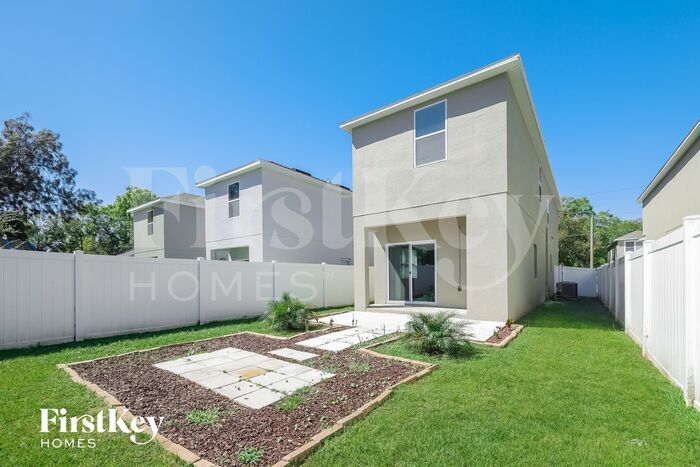 Building Photo - 421 N Finley Ave
