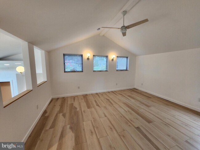 Building Photo - 1048 Prospect St