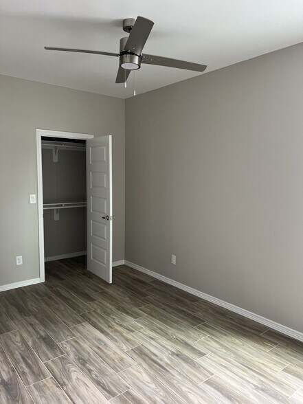 Building Photo - 84 E La Vista Ave