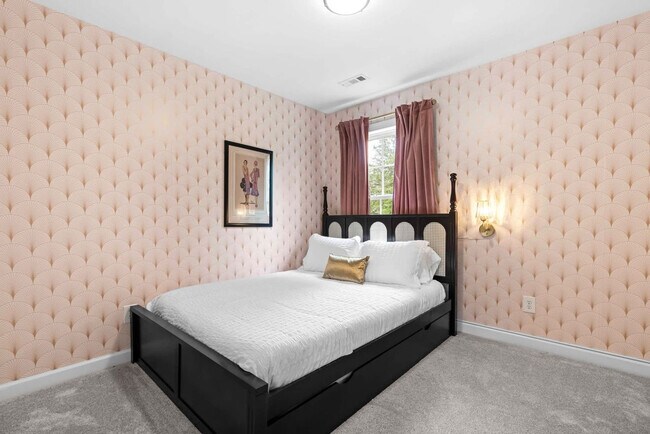 Building Photo - 2400 Hinton St