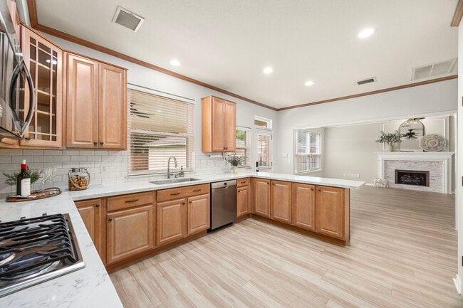 Building Photo - 22 Windfern Pl
