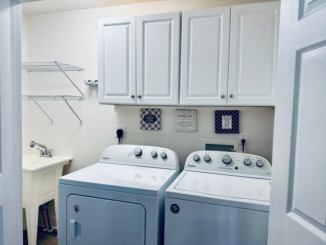 Building Photo - 900 6th St