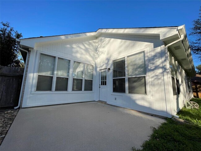 Building Photo - 6409 Ruxton Ln