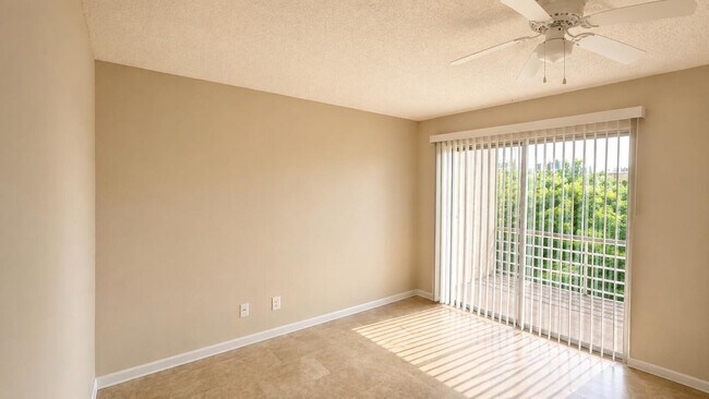 Building Photo - 555 Purdy Ln